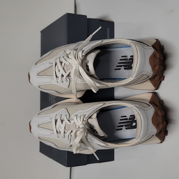 New Balance WS327LA White Moonbeam Leather Athletic Shoes - Picture 8 of 16